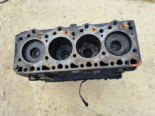 НИЖНИЙ БЛОК ДВИГАТЕЛЯ IVECO DAILY 2.8 JTD, ЧАШКА ПОРШНЯ ВАЛА