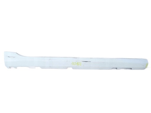 Q311M13F - Ford Fiesta MK8 ST 5D педаль порога правая