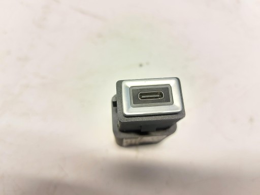 PSA Vivaro Jumpy Expert Proace adapter PORT USB 9848394780