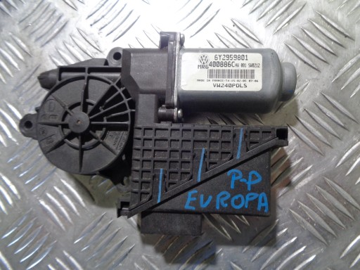 Моторчик правого переднього скла polo iv 9n 6y2959801 400886c