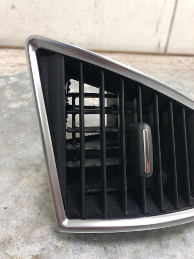 grid air conditioning devices left front AUDI Q5 LIFT 8R1820901