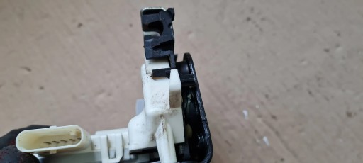 S3 8V sedan A3 lock door left rear part A4 B8 S4 A5 5PIN 8K0839015G