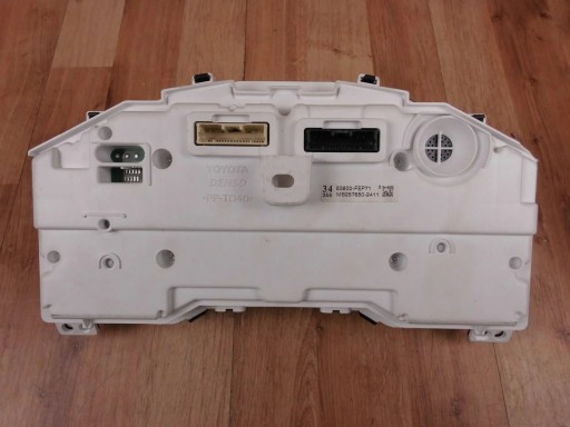 Toyota Corolla E21 2.0 HYBRID dials 83800-FEP71