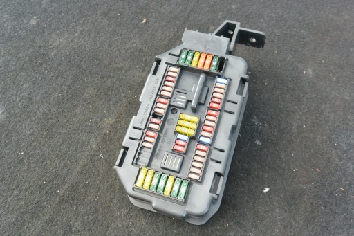 fuse box BMW X5 X6 F15 F16
