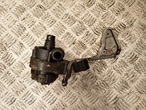 BMW X3 G01 dodatna vodena pumpa 8663248