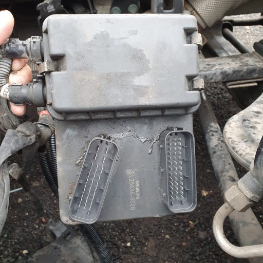 Блок запобіжників man tgx tg3 81.25434-6028