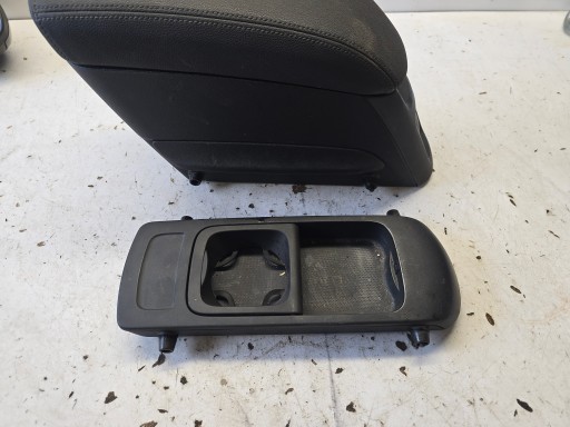 OPEL MERIVA B II 2 bracciolo Z TACKA UCHWYTEM per KUBKI Originale nero
