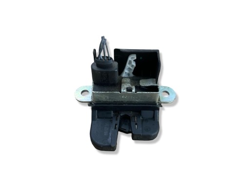 lock bonnet boot Volkswagen Passat B6 2010 3C9827645A