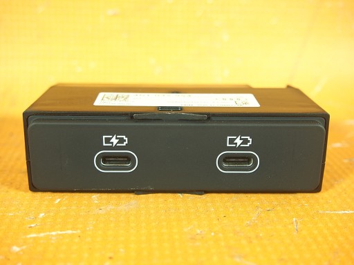 B.1.1.5. - Audi a6 4k c8 31км розетки usb-порты 4n1035954