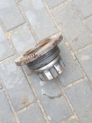 ФЛАНЕЦЬ ВАЛУ КОРОБКИ ПЕРЕДАЧ DAF 75CF 12 AS 1420