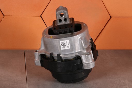 BMW G30 G31 B47 B47B B47D B47F XD5O engine mount left 8482771 20 km !!!