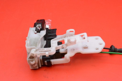 lock door left front front EU 81310-2L020 HYUNDAI I30 and FD KOMBI 10-12