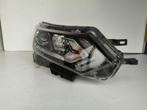 light right REFLEKTOR NISSAN QASHQAI 17- LIFT LED
