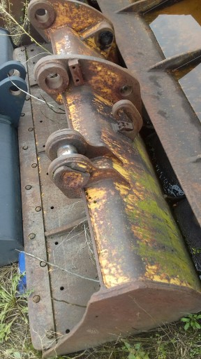1765. Ковш 242X65X55 экскаватор 22-35T