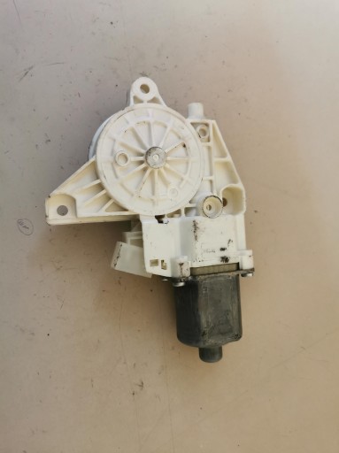 mini motor windows right rear part MERCEDES C-KLASA W204 A2048200642 07-14