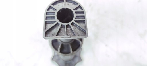 Vis Roues de la roue de secours AUDI A4 B7 Berline 8E0804899