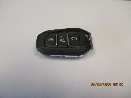 key key PILOT CITROEN DS7 98281097ZD