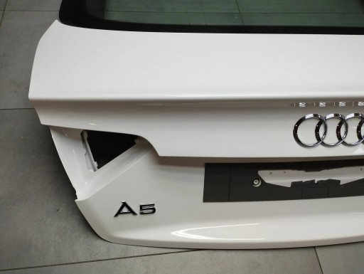 Audi A5 Sportback 8TA boot door window LY9C