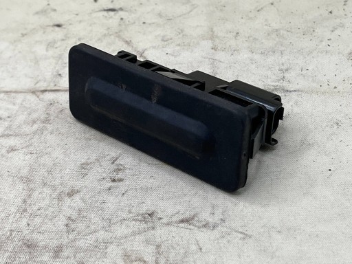 button of the opening bonnet boot PEUGEOT 308 SW II 95835T02 1.56L !J