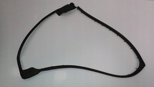 Уплотнитель двери правый задний 4H0839718C AUDI A8 S8 D4