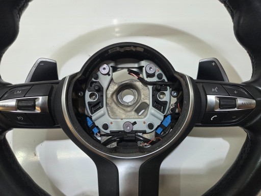 volant BMW F10 F11 LIFT M PAKIET avec la direction OE
