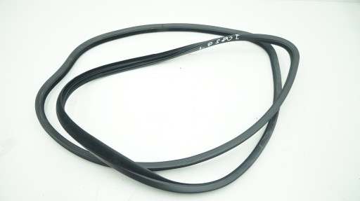 VOLVO S80 и прокладка кузова левая передняя