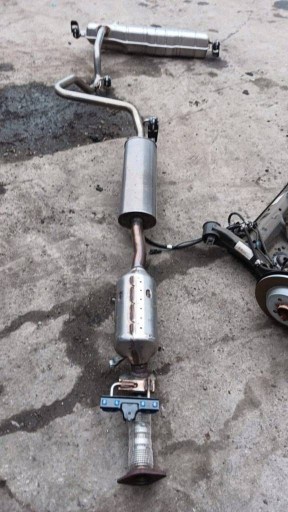 Tlumik of an exhaust catalyst Renault Clio V 203002872R 201004430R