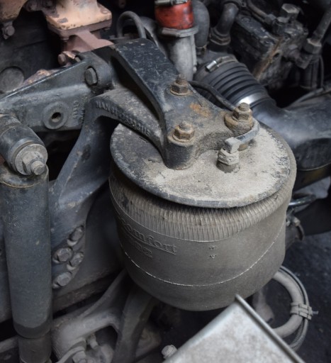 Man l2000 me 2000 крепление подушки