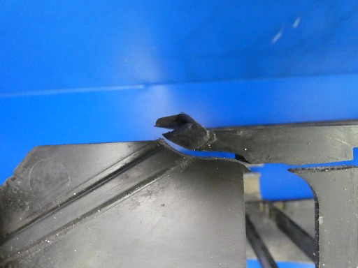 MERCEDES S W221 frame cover of the intercooler