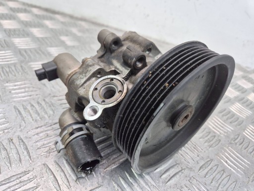 Mercedes C200 CGI W204 servo pump A0064666801