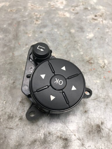 MULTIFUNKCJA of the steering wheel MERCEDES W204 A2048210151