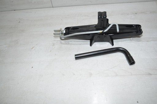 1570 - Домкрат домкрат ключ Dacia Duster і LIFT 15R