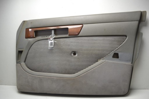 Mercedes W126 SE Панель передней двери правая