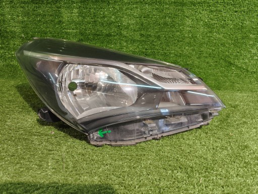 REFLEKTOR right front TOYOTA YARIS III LIFT 17- NR.R1456