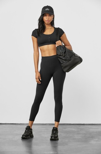 Alo Yoga BLISSFUL HENLEY BRA TOP rozmiar S (857571008160 Alo Yoga BLISSFUL HENLEY BRA TOP rozmiar S (857571008160