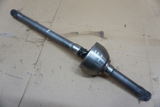 Патрульний Карданний вал передній правий Y61 2,8 3,0 NTN