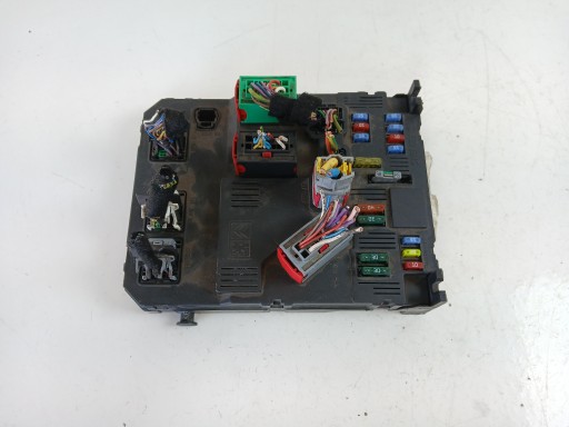 CITROEN C3 and compartment of fuses 9652474480 BSI