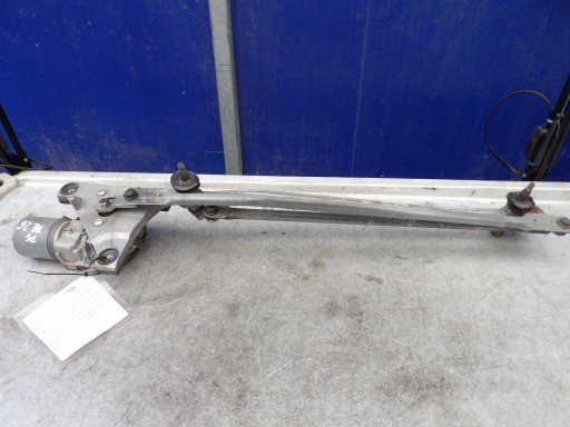 Volvo C30 wiper mechanism front