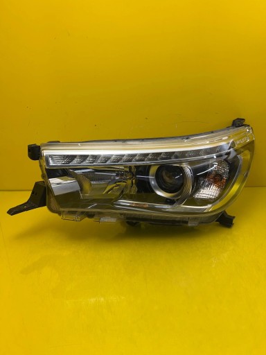 light left Toyota Hilux VIII Full Led 16-21