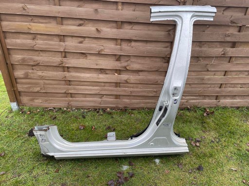 256985468 - HYUNDAI I20 08-стойка подоконник левый