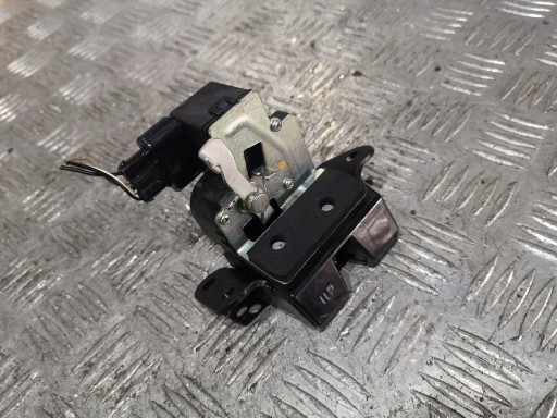 8L0827505, - ЗАМОК ЗАДНЕЙ ДВЕРИ БАГАЖНИКА KIA SOUL II 14-17