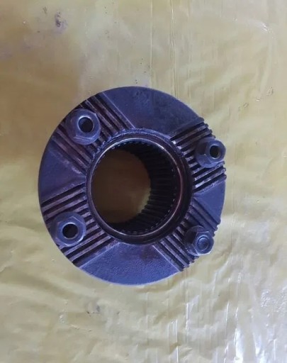 ФЛАНЕЦЬ ПРИВОДНОГО ВАЛУ DAF 105 XF 85 CF