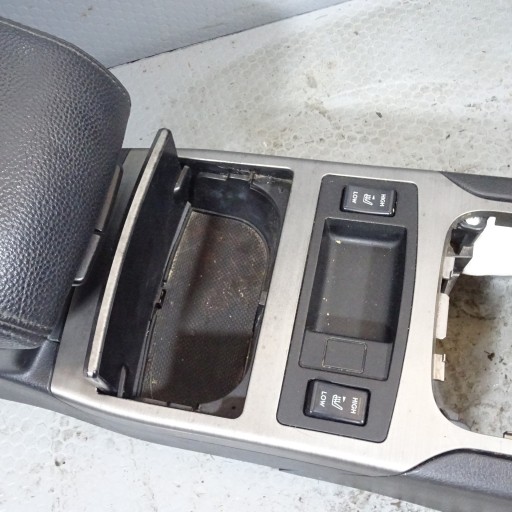 SUBARU OUTBACK IV TUNEL mitte