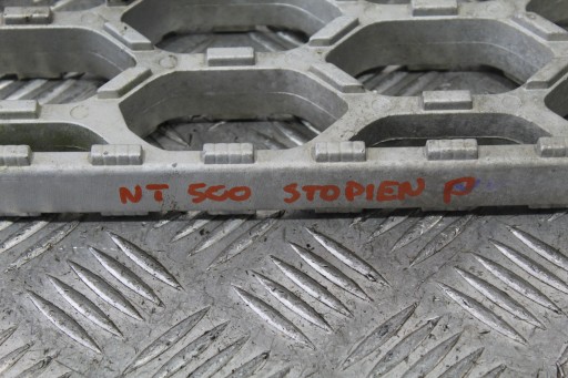 STOPIEN jobb NISSAN NT500