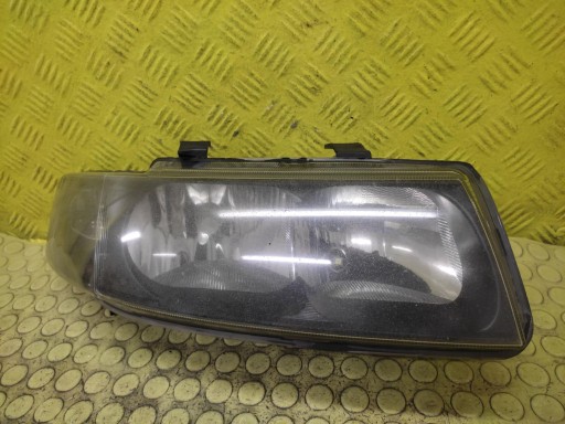 SEAT LEON and REFLEKTOR light right front