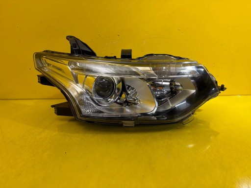 light right Mitsubishi Outlander III 2012-2015 8301C2-04 Xenon