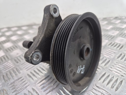 Mercedes C200 CGI W204 Servopumpe A0064667501 M271860