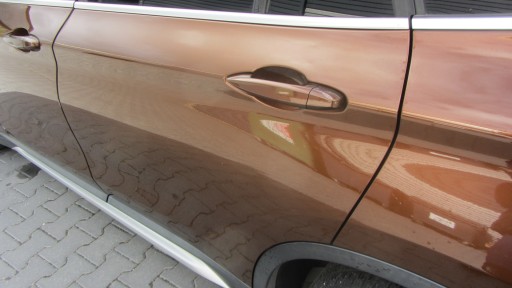 BMW X1 F48 hátsó bal ajtó C29 hátsó KASTANIEN BRONZE bal BRAZOWE 7461351