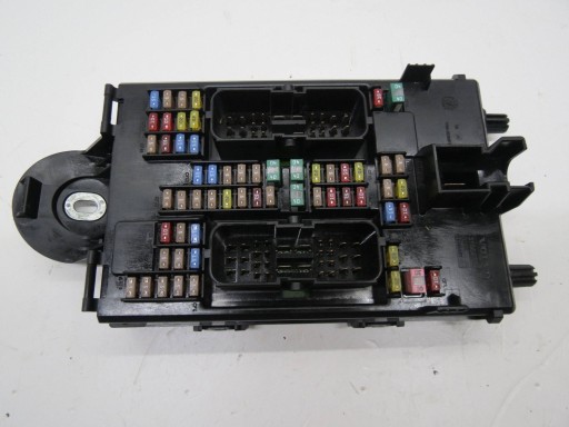 Boîte Module Fusibles VOLVO V90 CROSS COUNTRY 31682732
