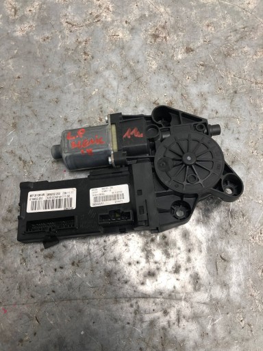 Micro moteur Vitres Gauche Avant RENAULT SCENIC III 807311050R